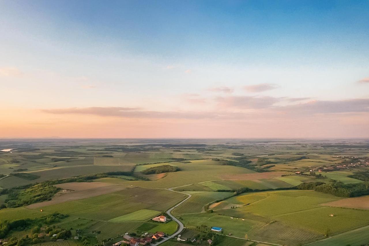 Village Wine House Mandicevac المظهر الخارجي الصورة